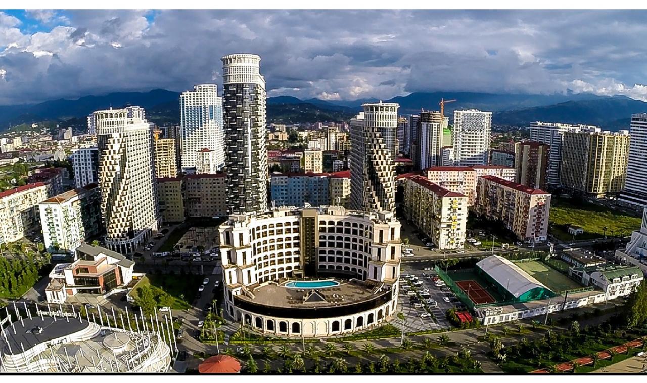 Viva Blue Batumi Aparthotel Bagian luar foto