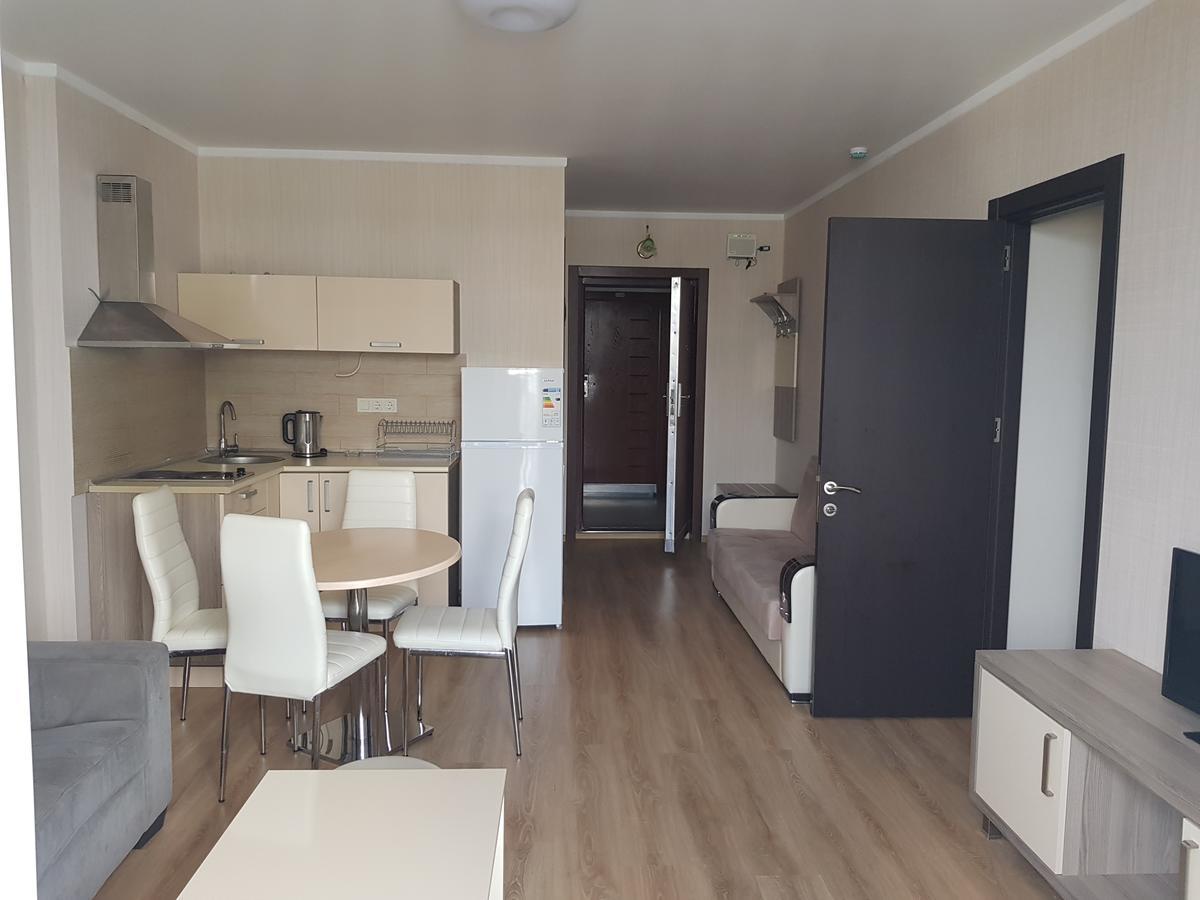 Viva Blue Batumi Aparthotel Bagian luar foto