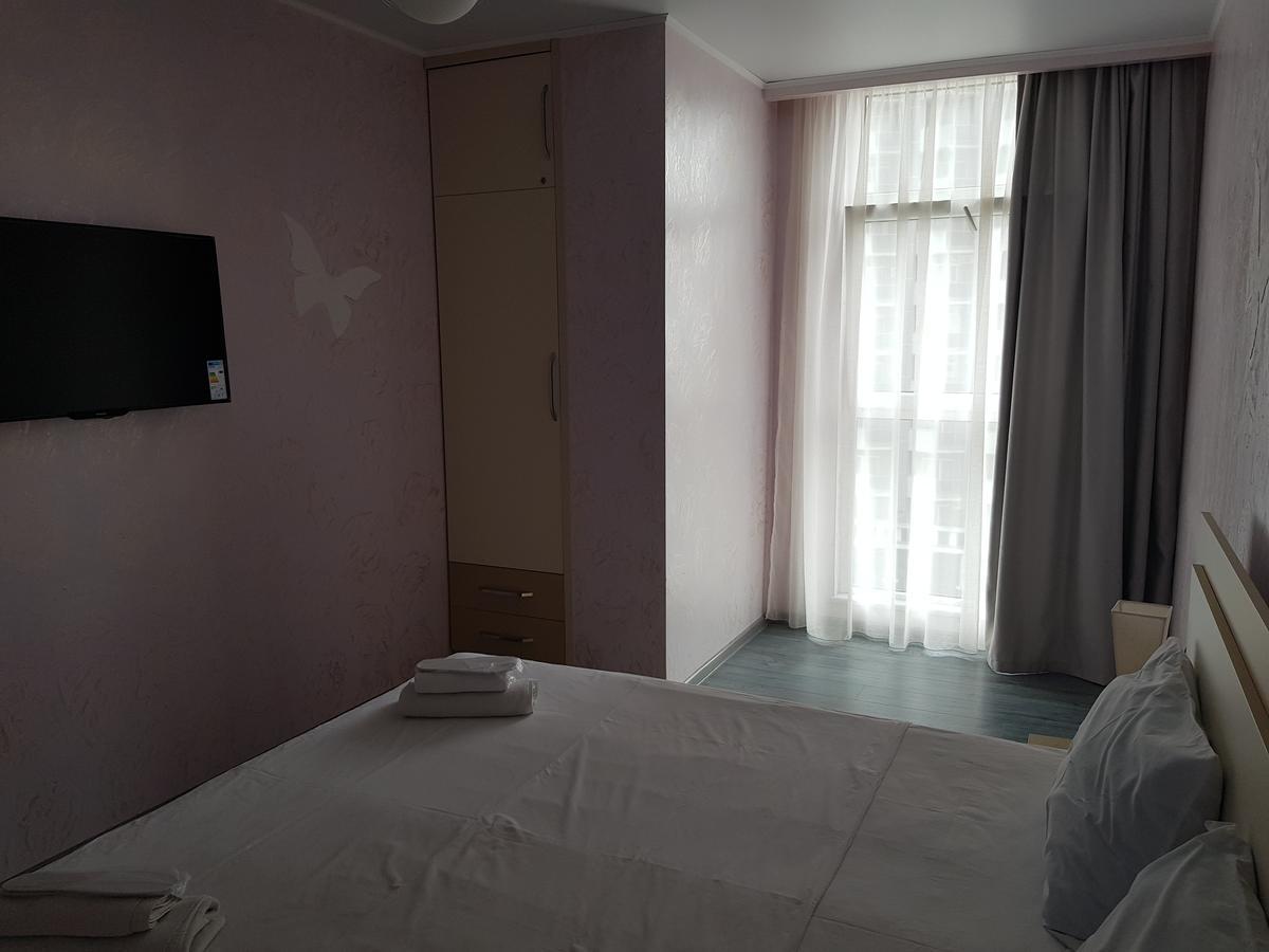 Viva Blue Batumi Aparthotel Bagian luar foto