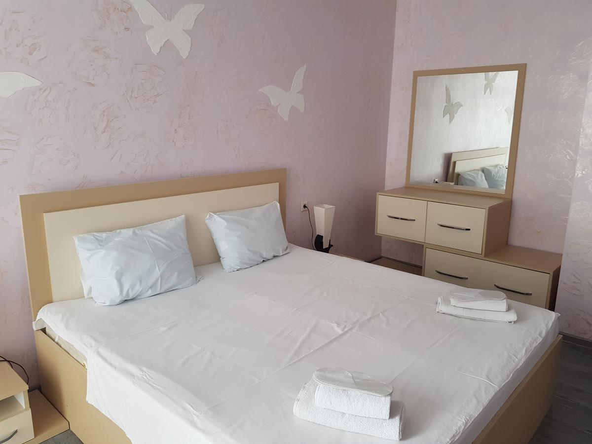 Viva Blue Batumi Aparthotel Bagian luar foto
