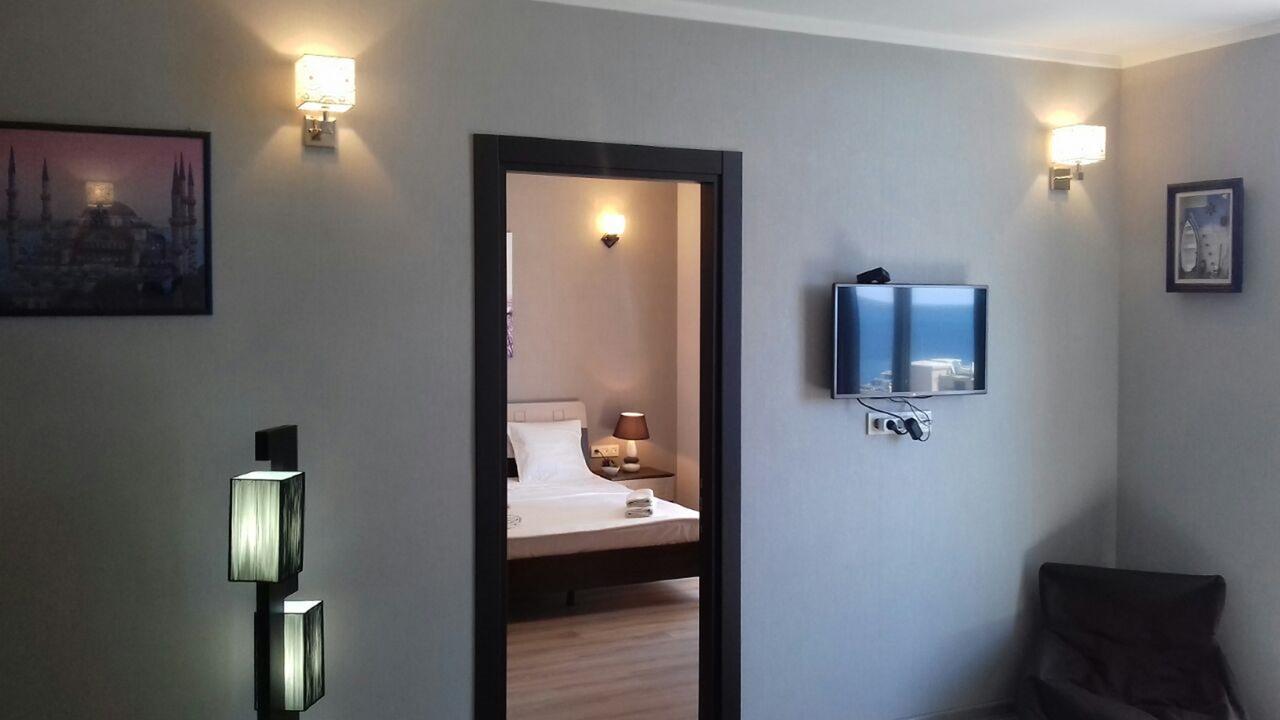 Viva Blue Batumi Aparthotel Bagian luar foto